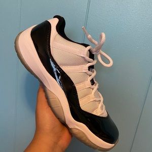 Jordan 11 Low Concord